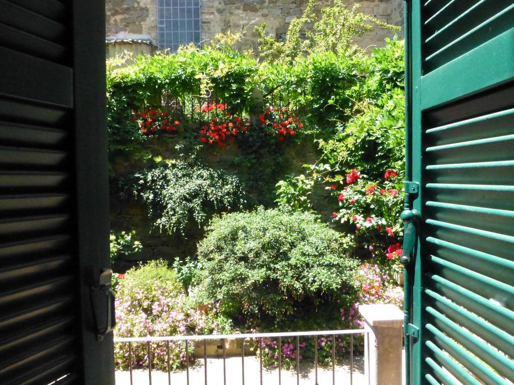 Palazzina Cesira Bed & Breakfast Монталчино Екстериор снимка